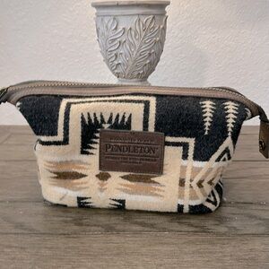 Pendleton Woolen Mills make up bag